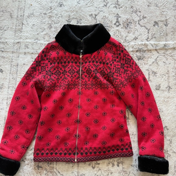 Vintage Acorn Red Nordic Zip Sweater with Faux Fur Trim - Picture 6 of 7